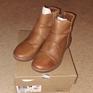Clarks 6.5 Caroline rae